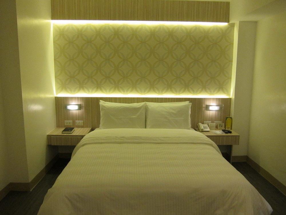 Hotel The Charter House Makati City Exterior foto