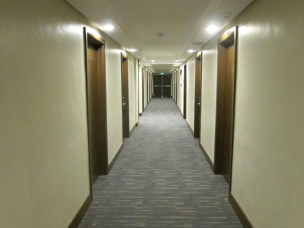 Hotel The Charter House Makati City Exterior foto